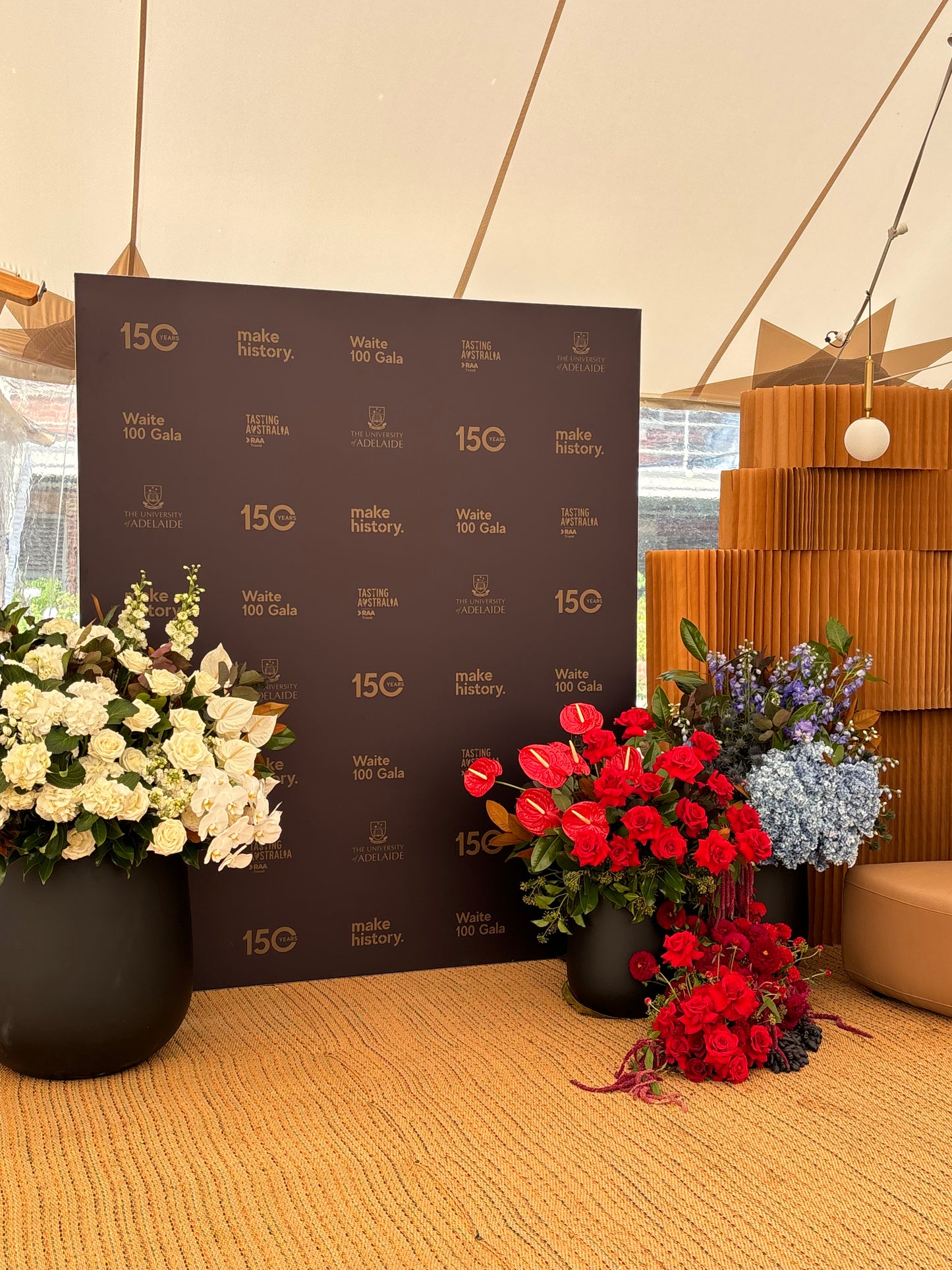 FLOWER BAR BY ONE RUNDLE
